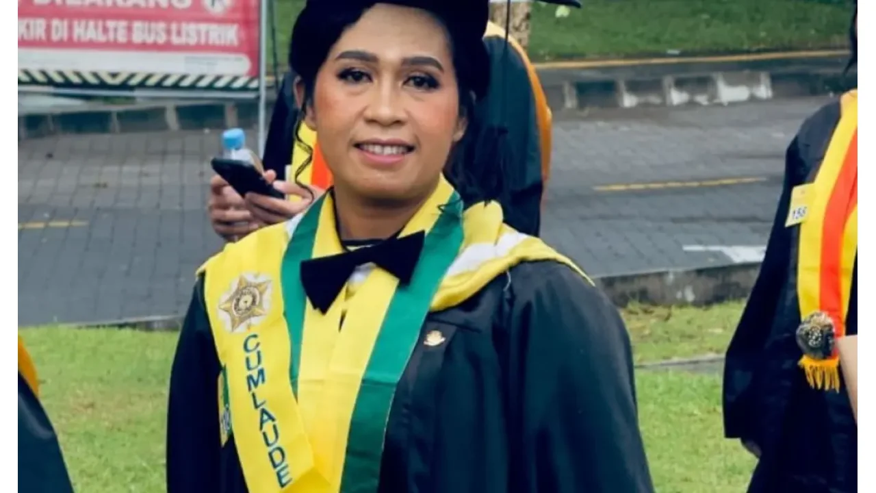 Dokter Merlins Waromi, Perempuan Papua, Raih Gelar Spesialis ...